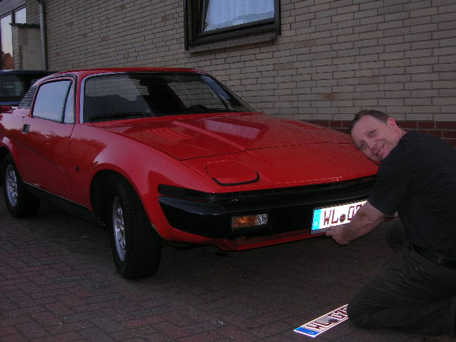 Das 07-Kennzeichen wird vom stolzen Besitzer montiert!